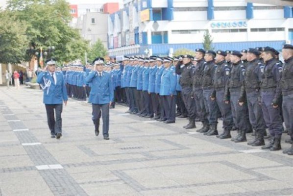Jandarmi constănţeni, recompensaţi de ziua lor